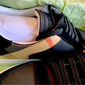 Authentic Burberry London Check Plaid Sneakers Trainers Men’s Size 10/43 NIB NWT